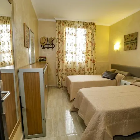 Yourhouse Ronda Playa Holidays Can Picafort (Mallorca)